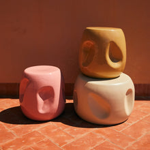 Load image into Gallery viewer, HKLiving Currents Ceramic Side Table Shell