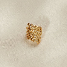 Load image into Gallery viewer, Agapée Laurea Ear Cuff