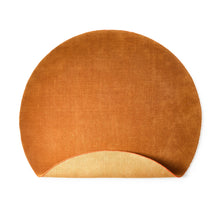 Load image into Gallery viewer, Cognac Round Outline Rug