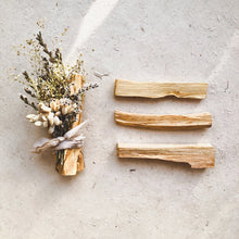 Load image into Gallery viewer, Palo Santo and Dried Flowers Bundle