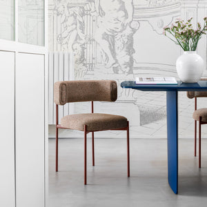 Amelie P M Chair