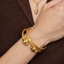 Load image into Gallery viewer, Silvia Lace Edge Gold Bangle