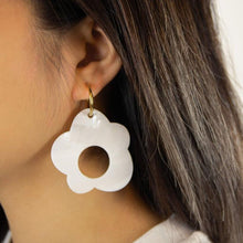 Load image into Gallery viewer, Marguerite Mother Of Pearl Earrings