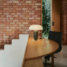 Load image into Gallery viewer, Gambosa Table Lamp