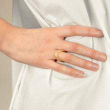 Load image into Gallery viewer, Onde Blonde Horn Ring